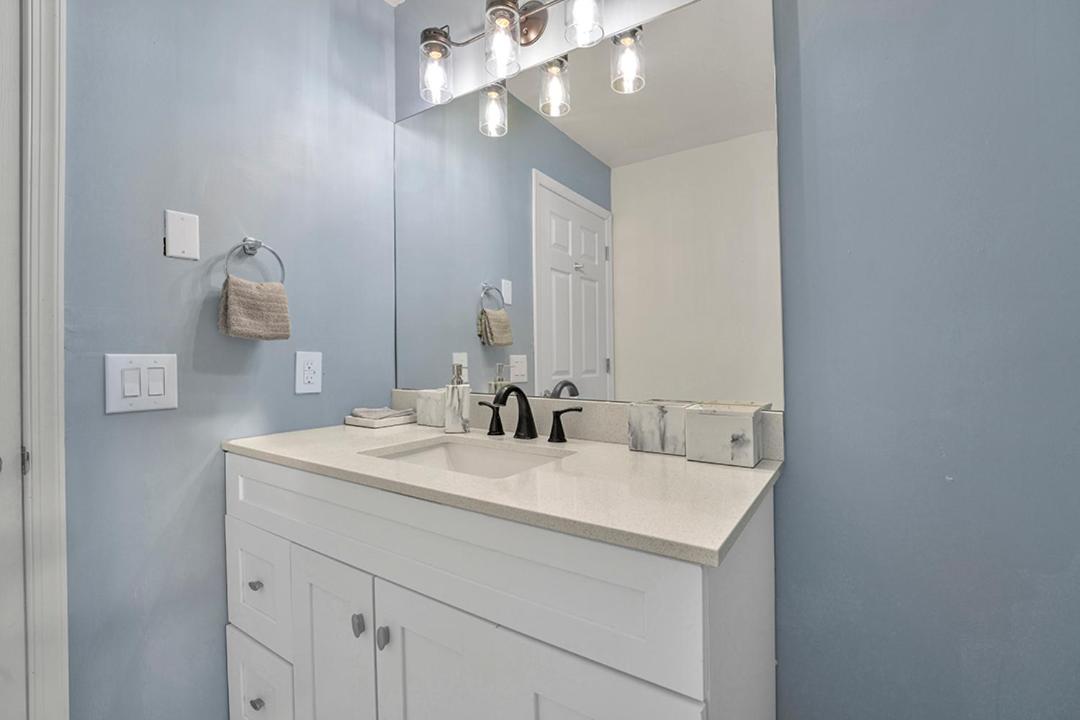 4BR Retreat with Hot Tub and Resort Style Amenities