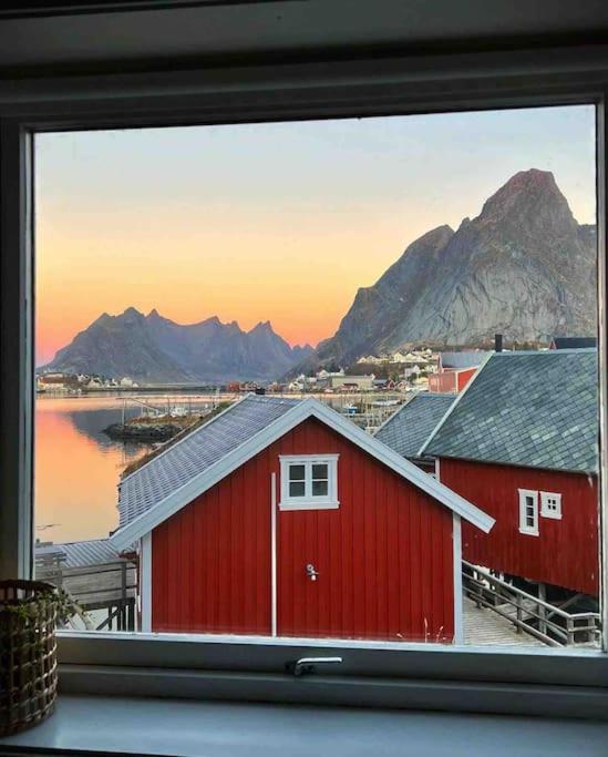 Reine Front View - Mountain & Seaview