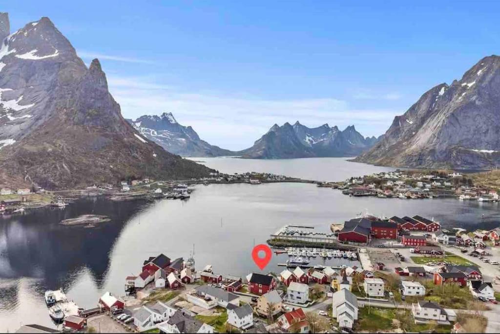 Reine Front View - Mountain & Seaview