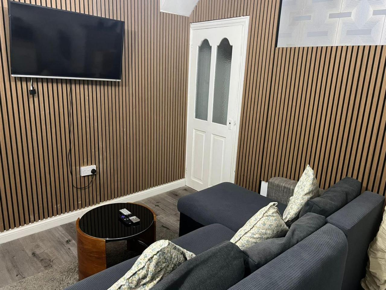 Femros Apartments, 15mins to city center.