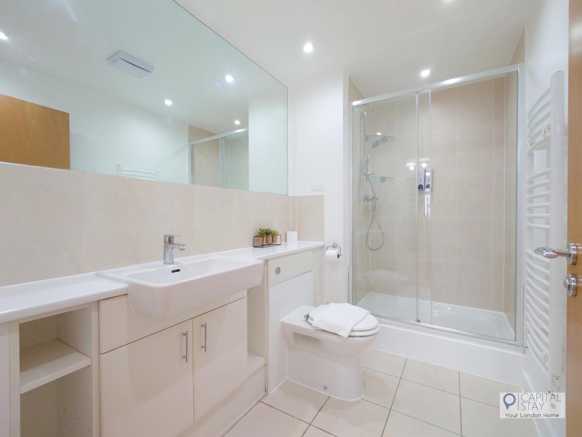 Appartamento con 2 Camere da Letto e Vista Fiume