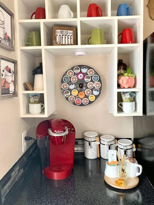 Charming and Cozy Private Home Walking Distance to Downtown