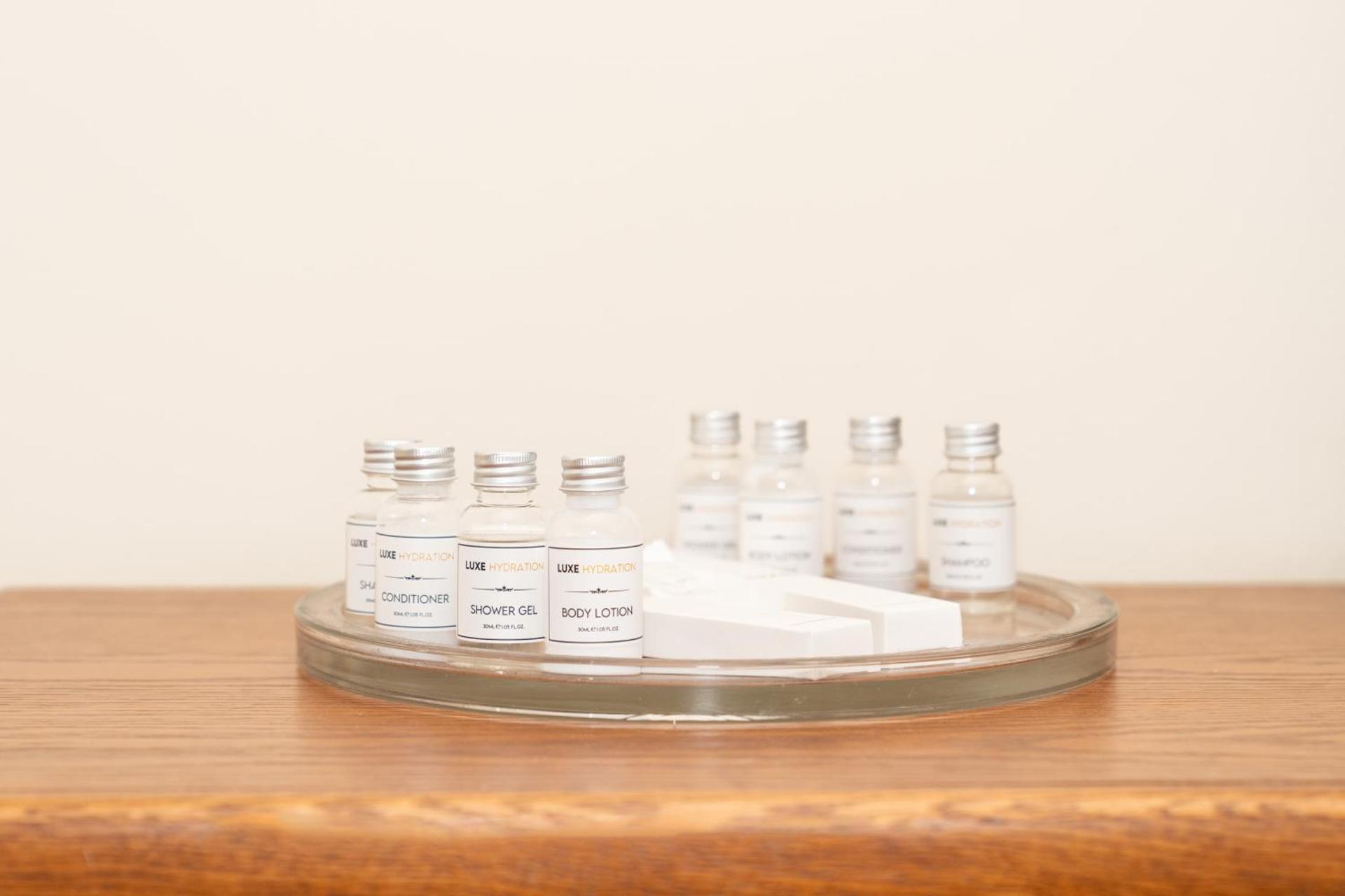 Room in cozy house close to Lawrence Ave, WiFi, parking