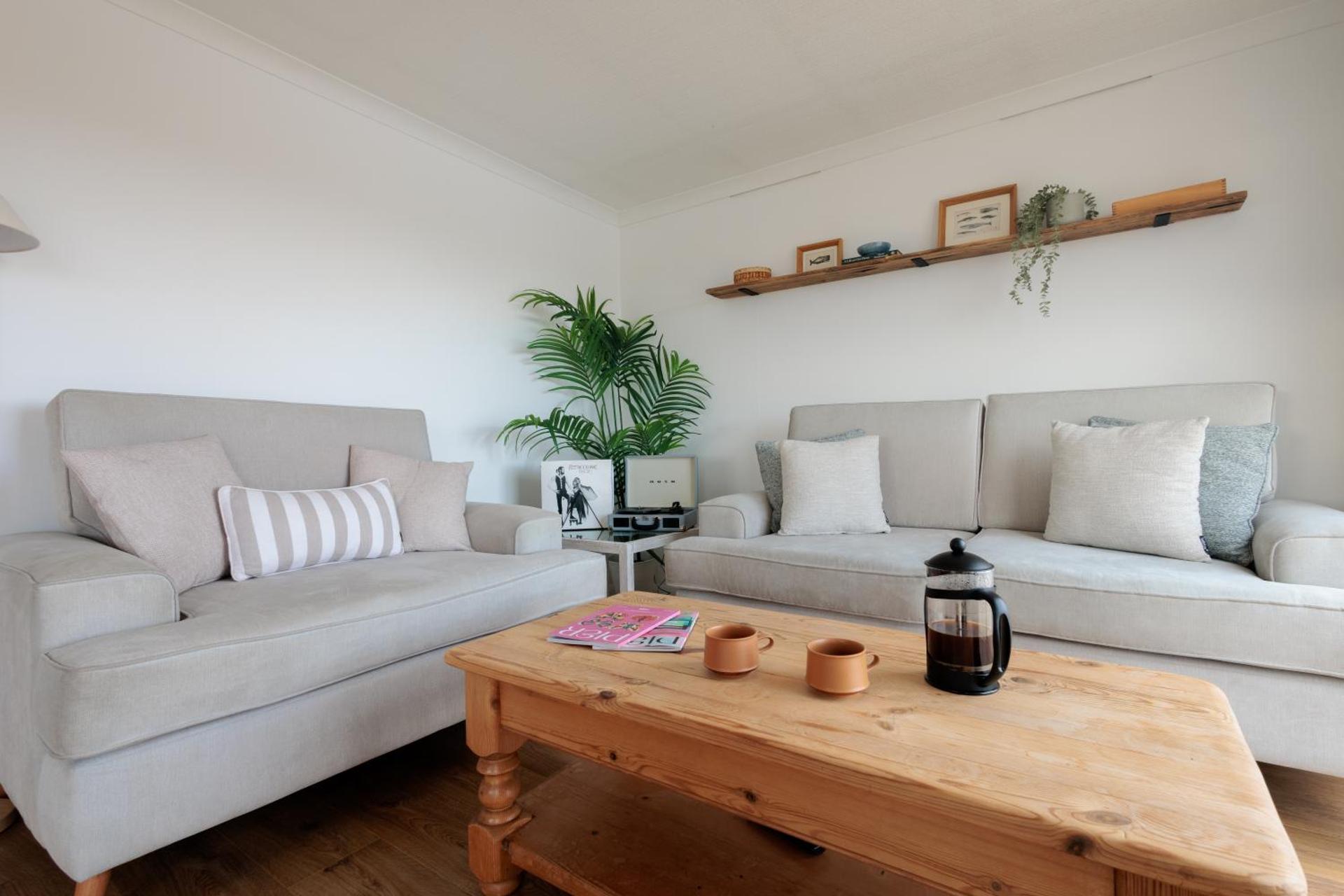 Hot Tub With A View - Christchurch Harbour