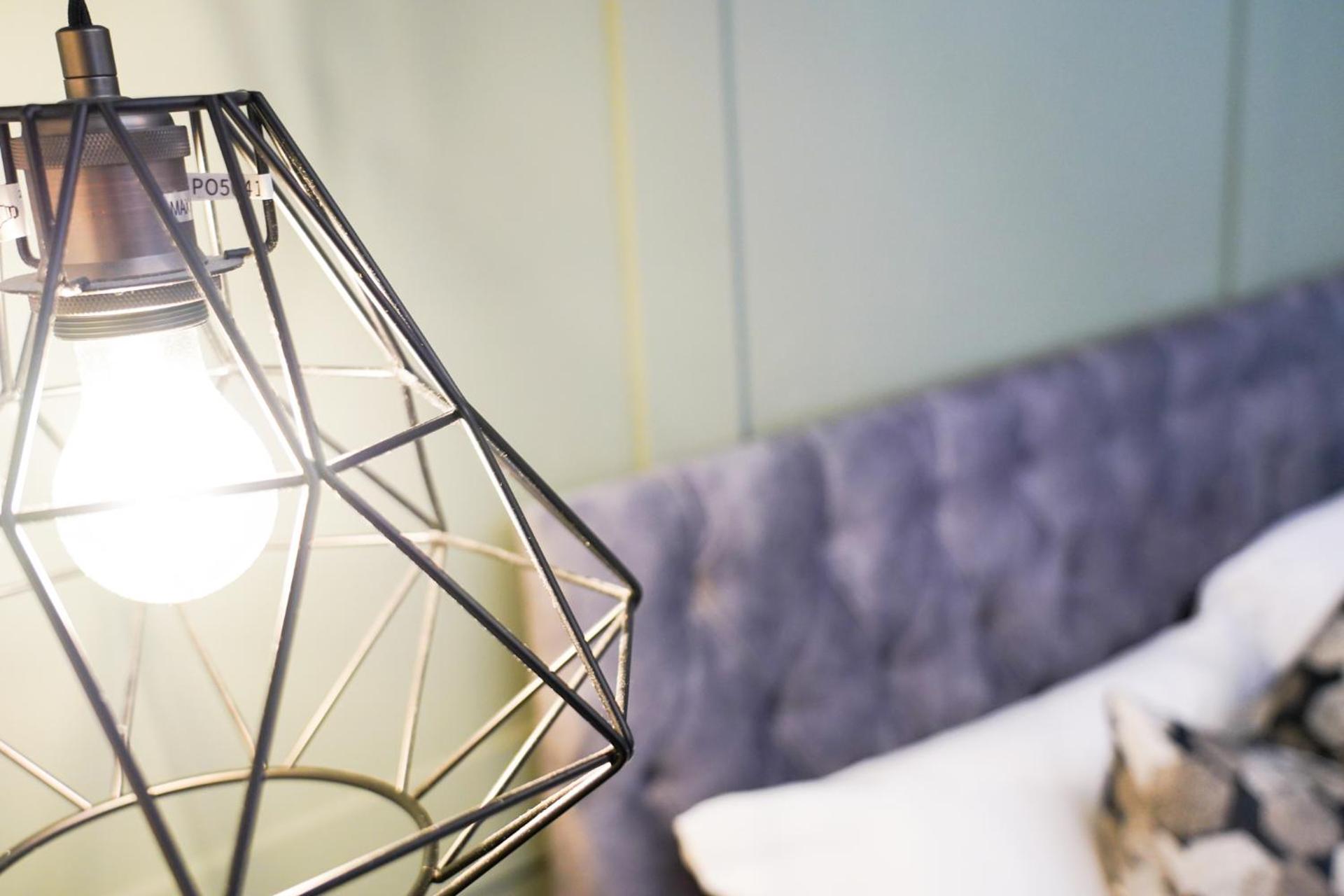 The Invicta Studios - Spacious Studios - City Centre Location - Contractor Friendly - Free WiFi - Smart TV - Desk Space - Well Designed - Communal Garden