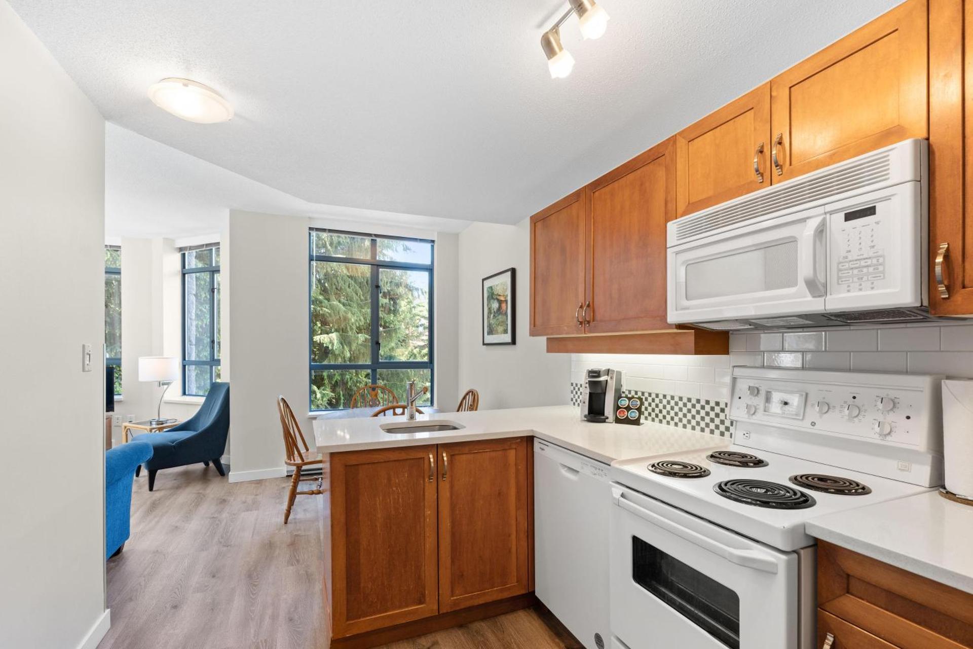 Alpenglow Lodge Bear Wonder One Bedroom by MVA