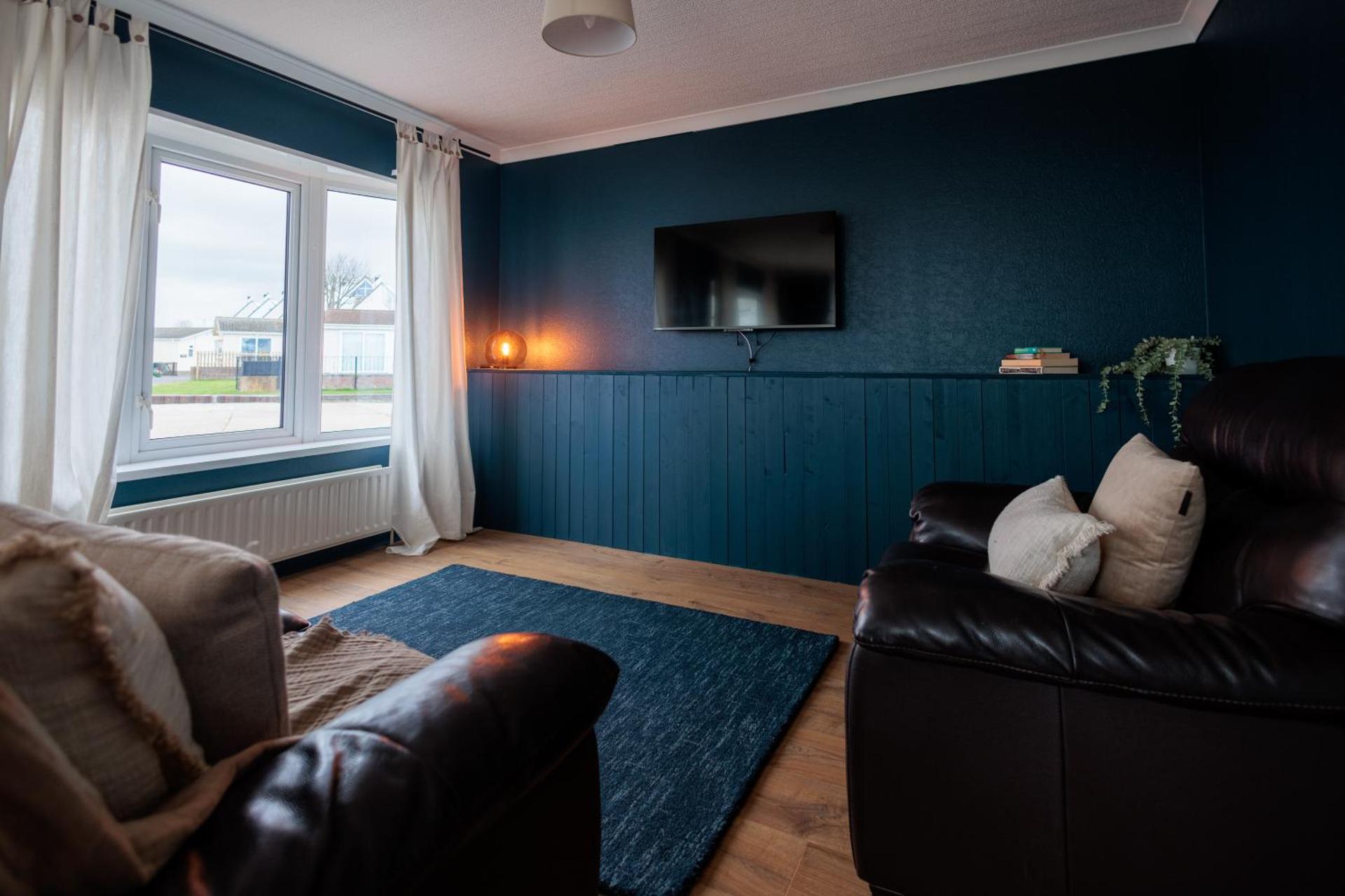 Peaceful Riverside Family Retreat