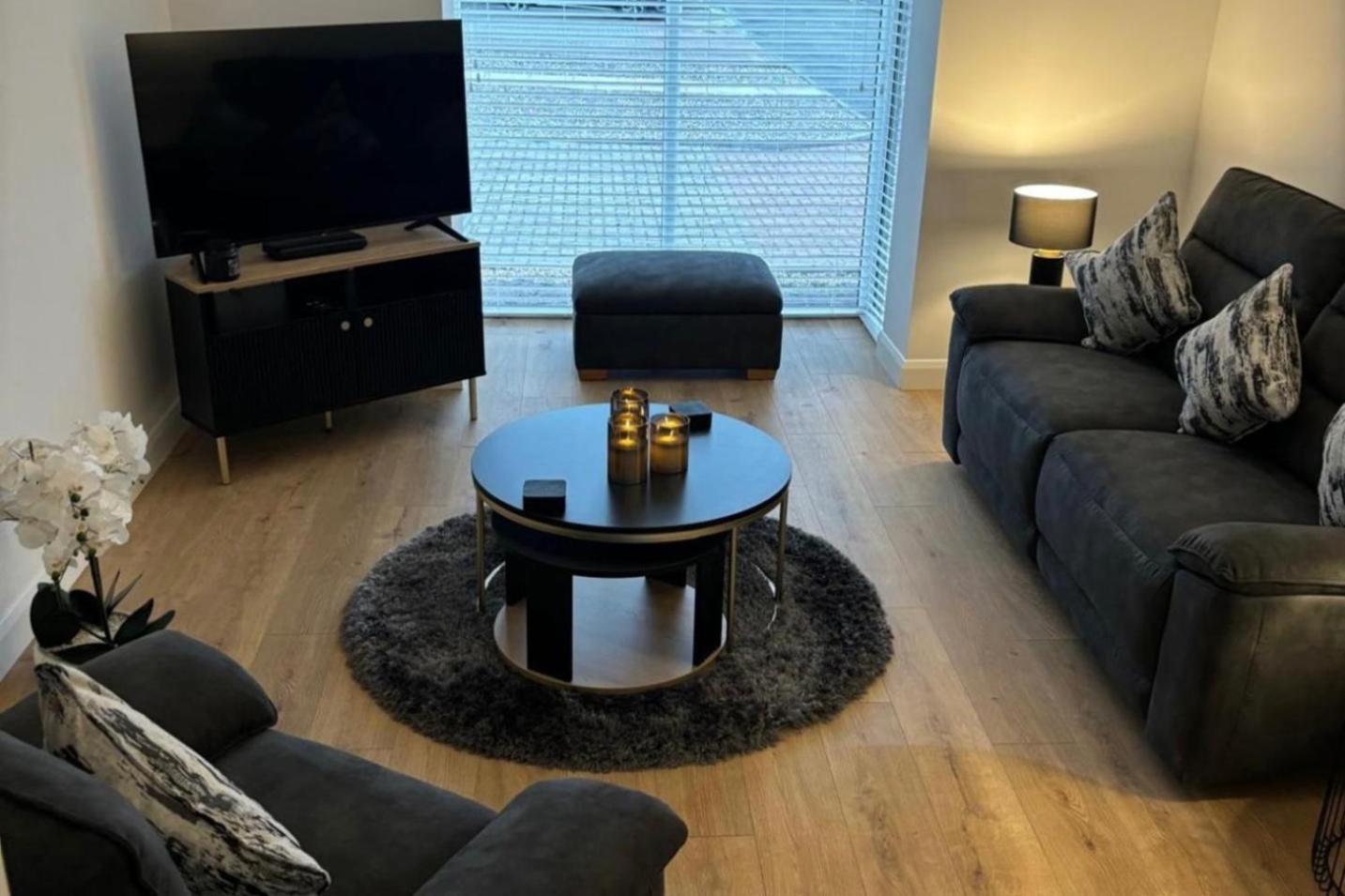 2-Beds Sleeps 4 w Parking 15 mins to St Andrews