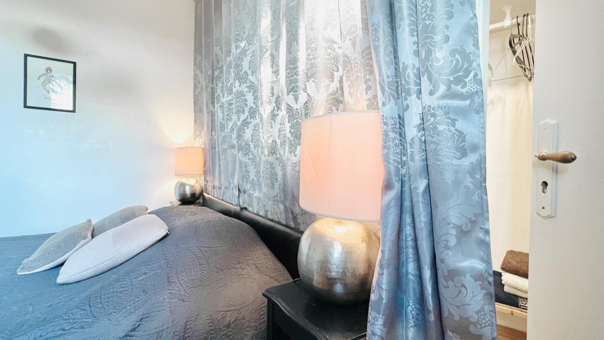 Chambre calme vue jardin