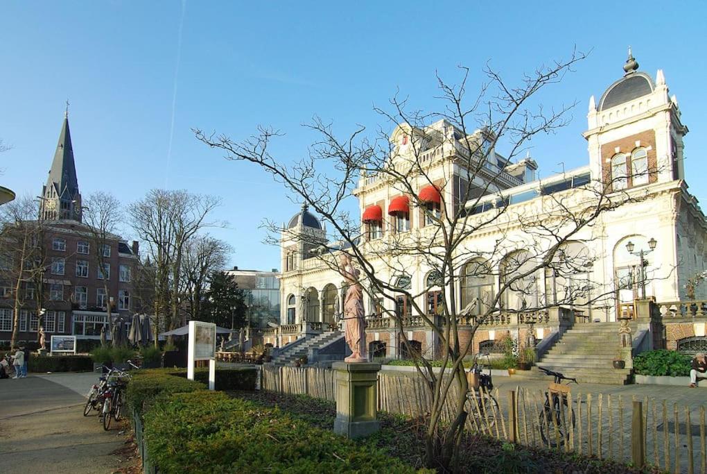 Spacious Suite at Park and Museum