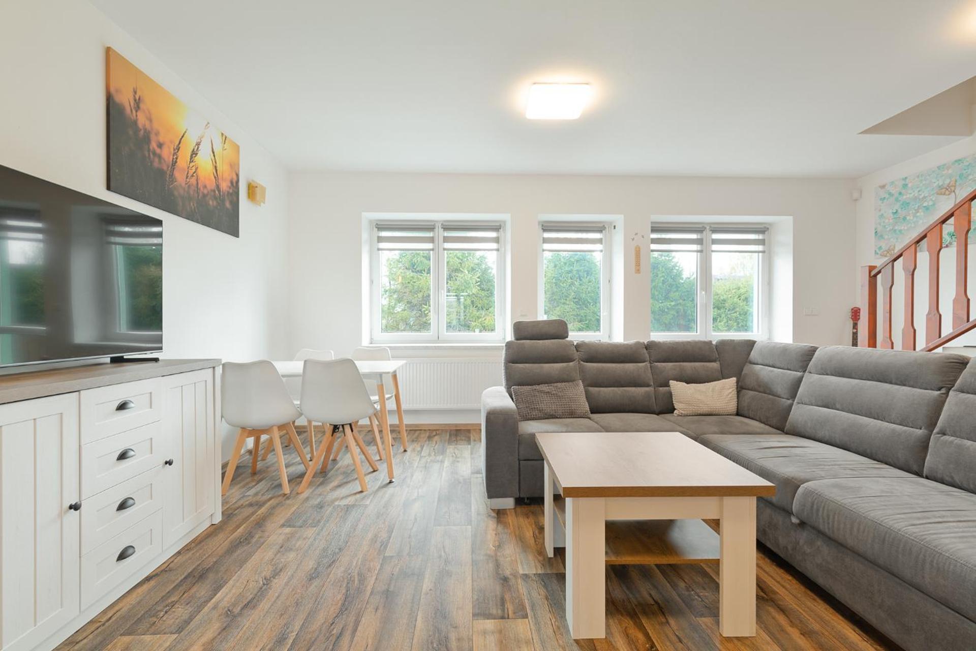 Communal lounge/ TV room