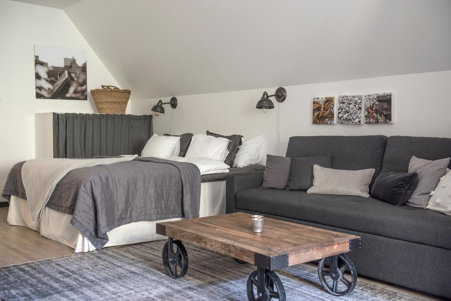 Photo of the whole room