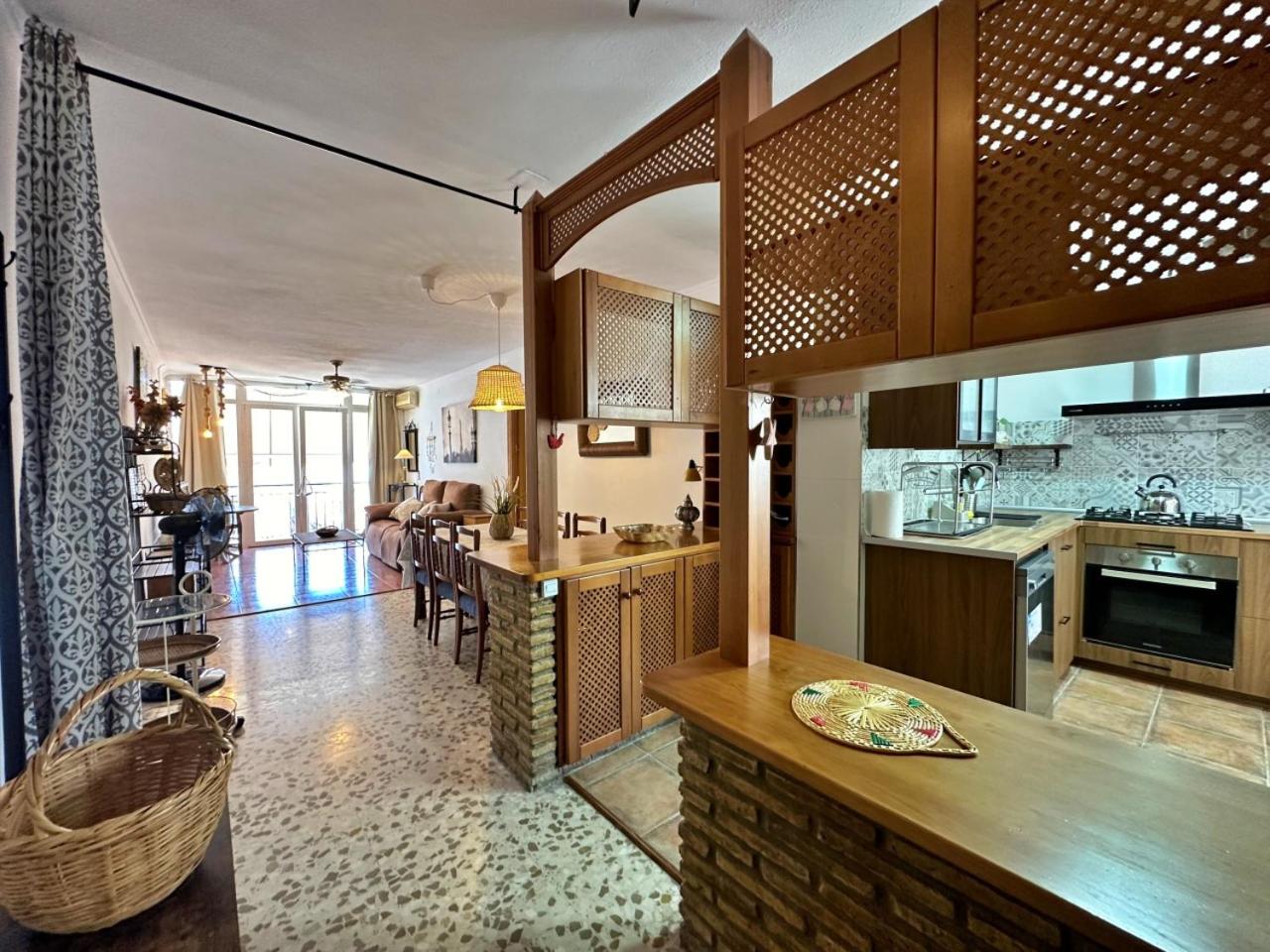 3 bedroom Private Home Cómpeta Free Parking