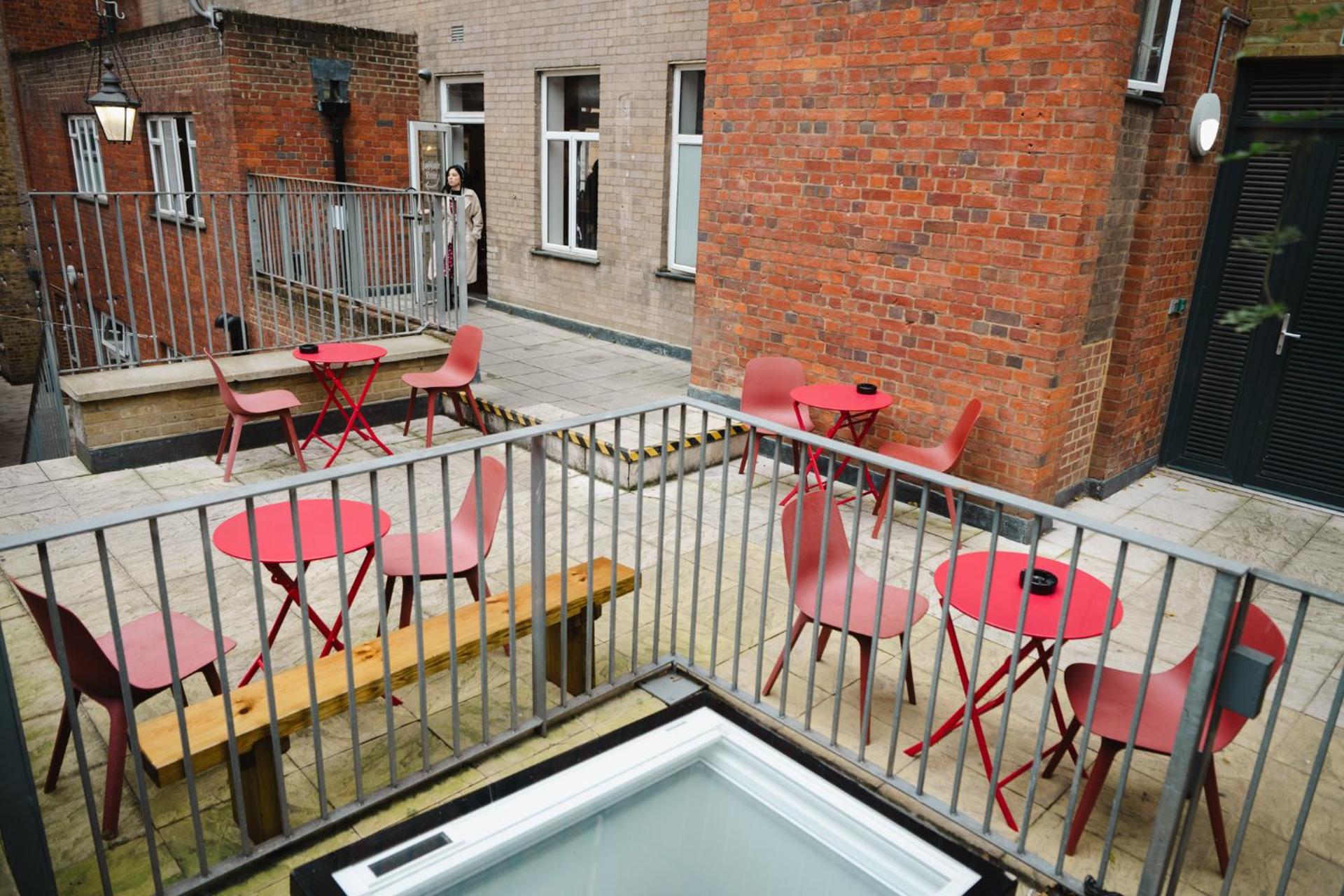 Communal lounge/ TV room