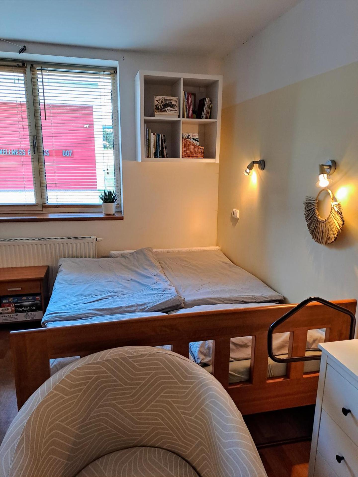 HARRADISE - Plně vybavený apartmán pod Mumlavským vodopádem, přímo na cestě na HŘEBENY, ideální na BĚŽKY a SKIALPY, ZAHRADA na zimní radovánky, kousek do CENTRA i SKIAREÁLU, vybavení i pro DĚTI, absolutní KLID