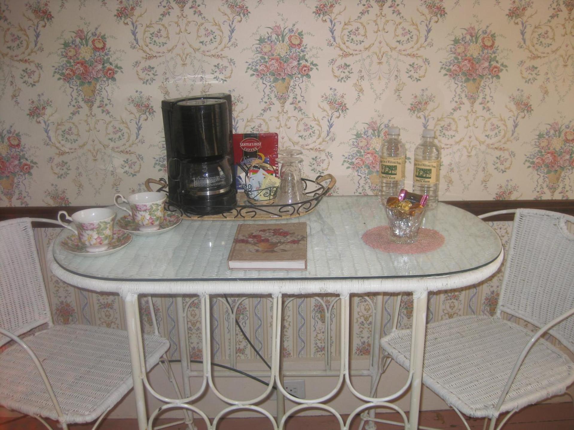 The Bridges Inn at Whitcomb House B&B