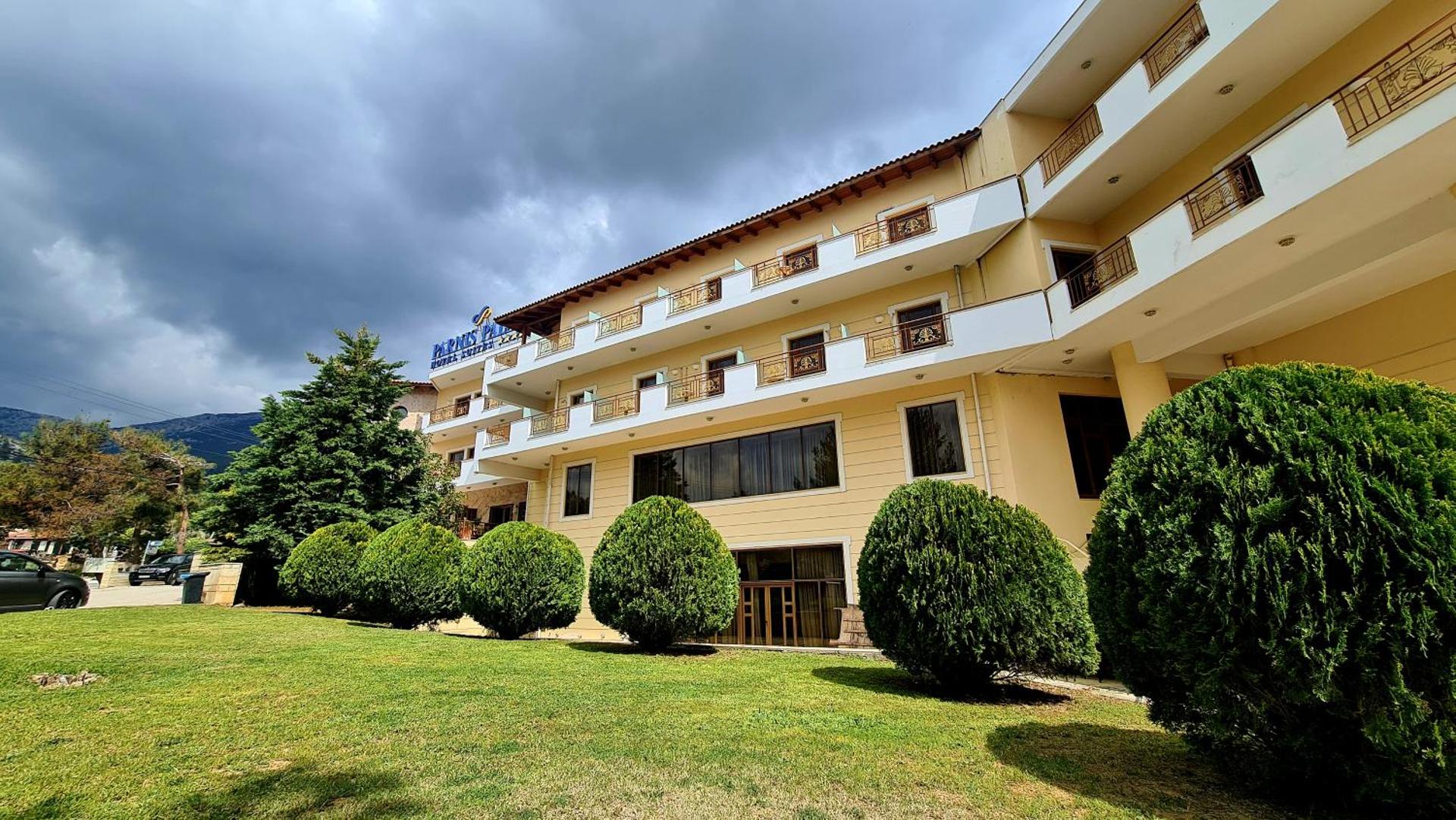 PARNIS PALACE Hotel Suites