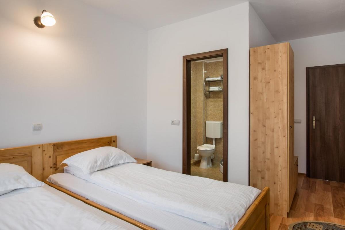 Poiana Neamtului - Ferma de Cerbi