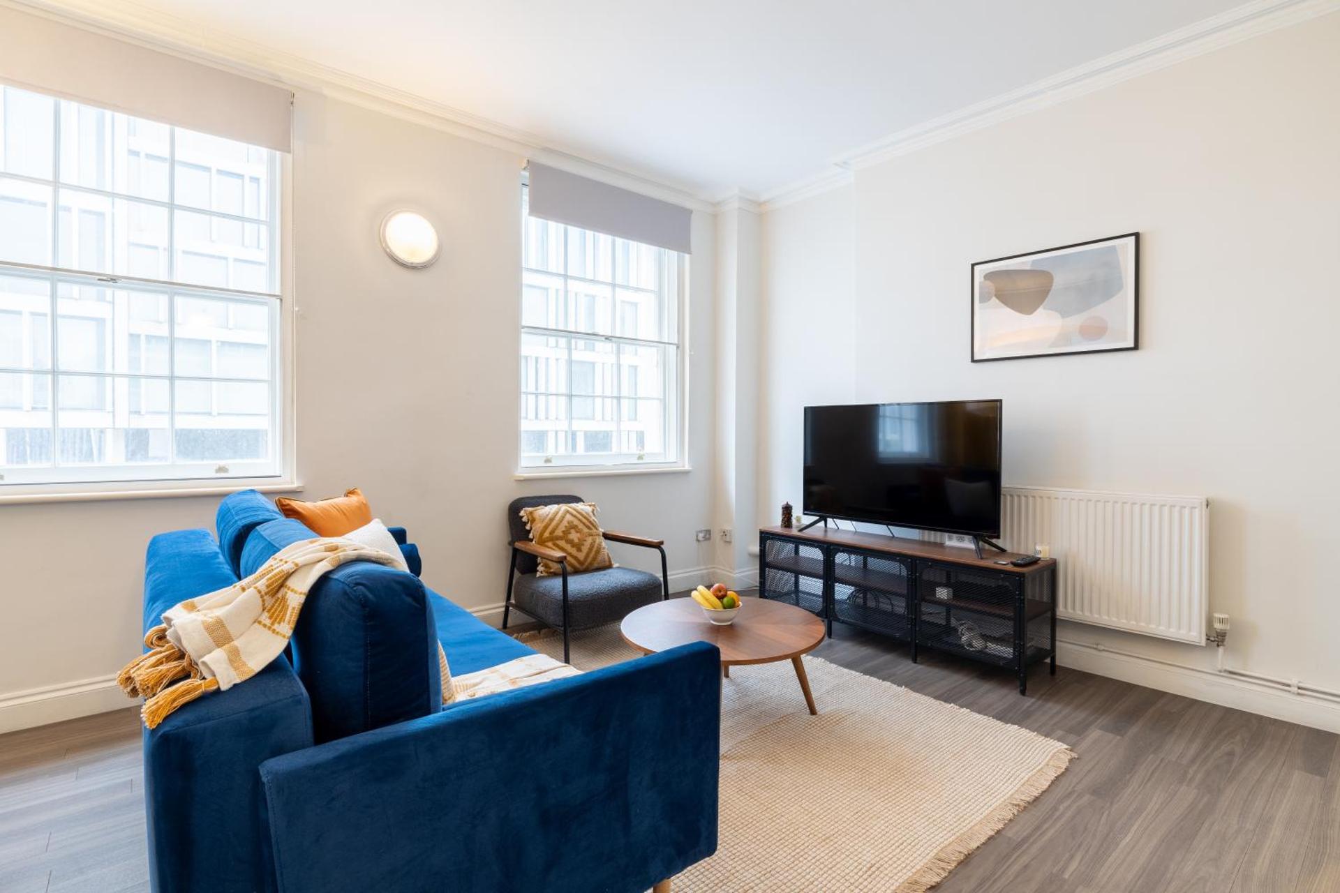 Communal lounge/ TV room