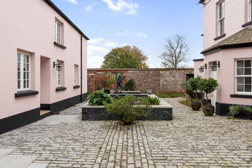 Coachmans Cottage, East Budleigh, Sleeps 6