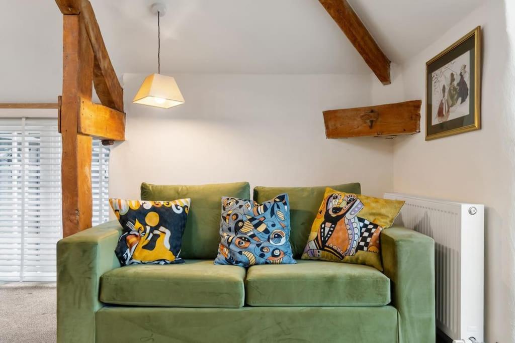 Coachmans Cottage, East Budleigh, Sleeps 6
