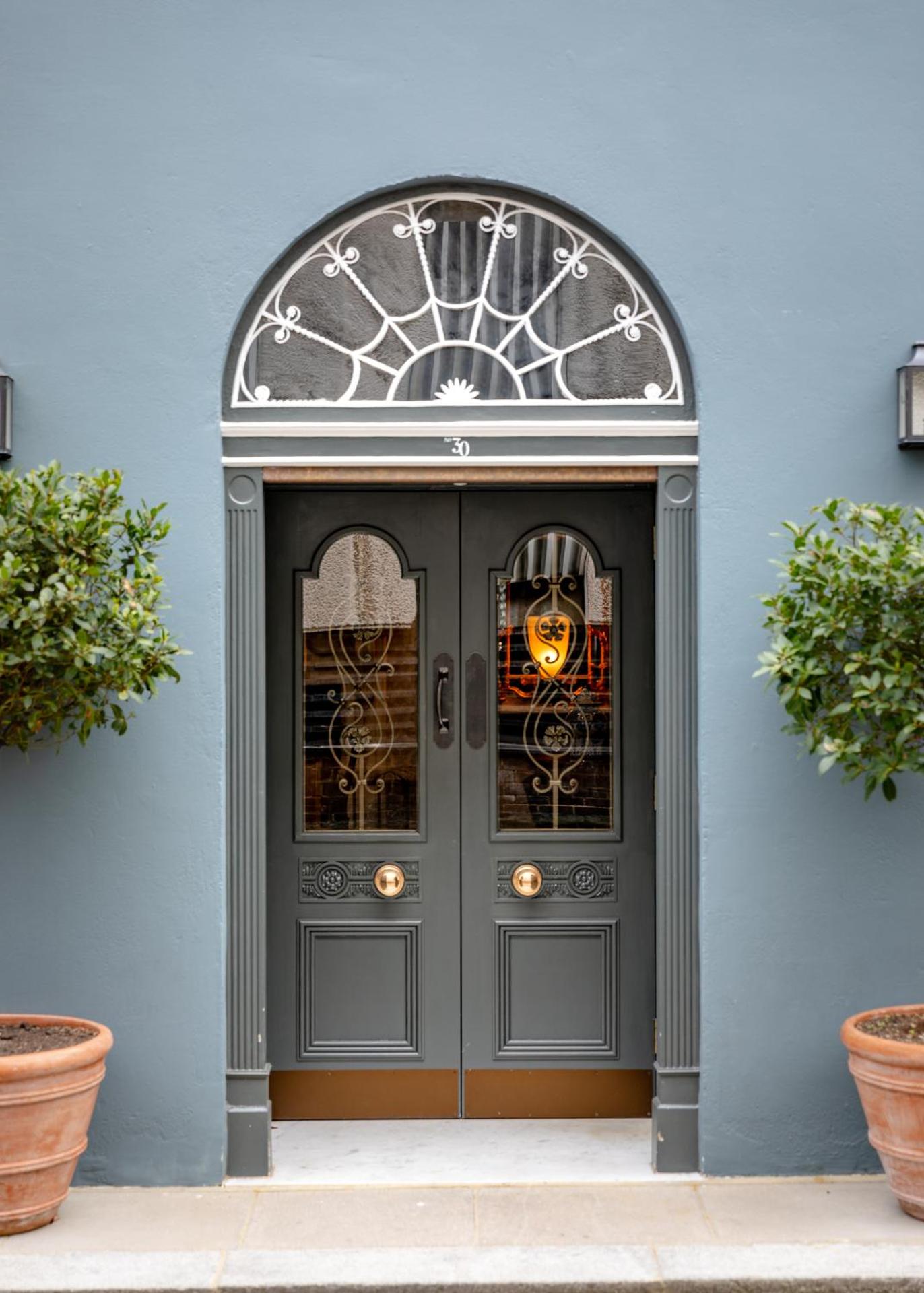 No. 30 Knightsbridge