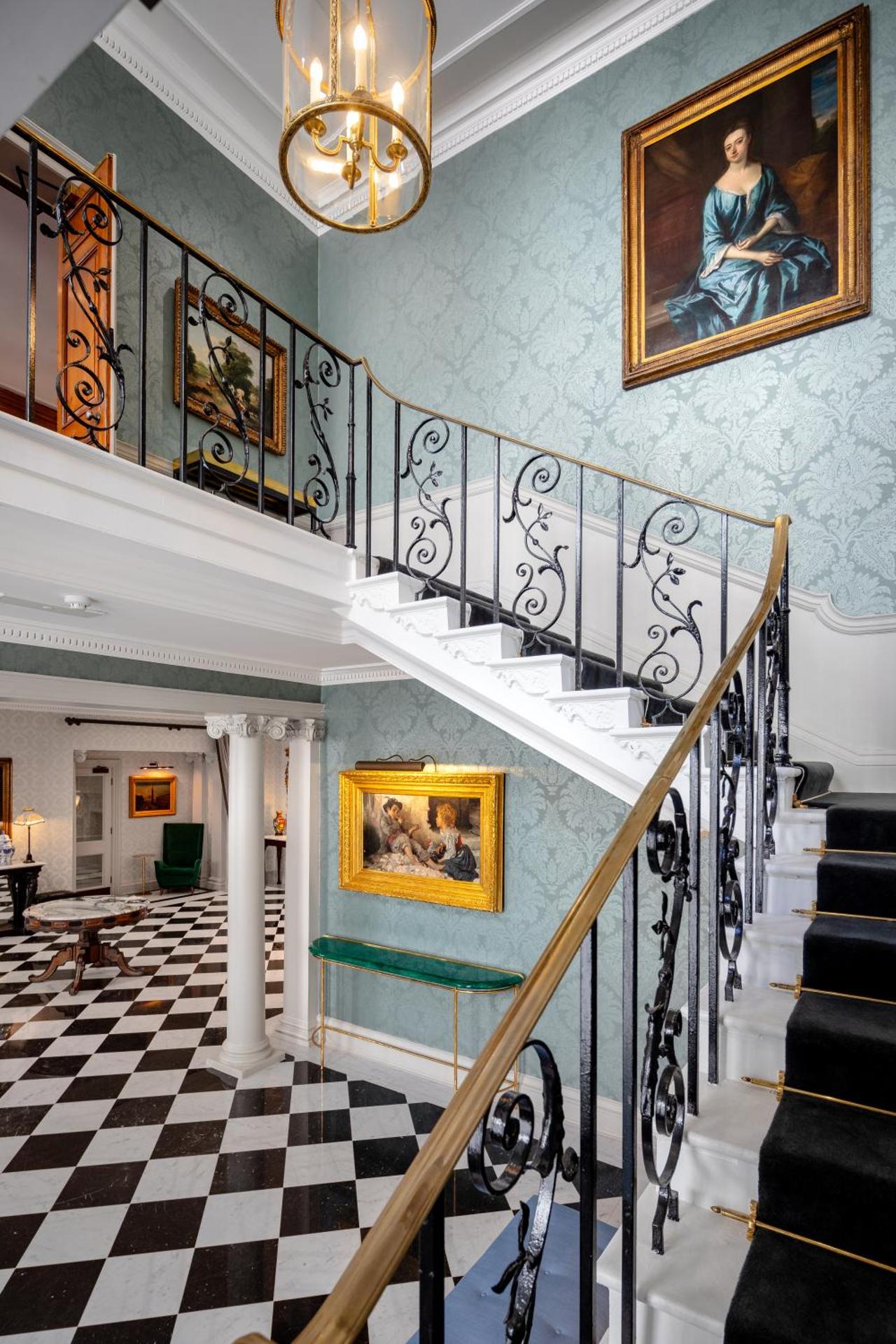 No. 30 Knightsbridge