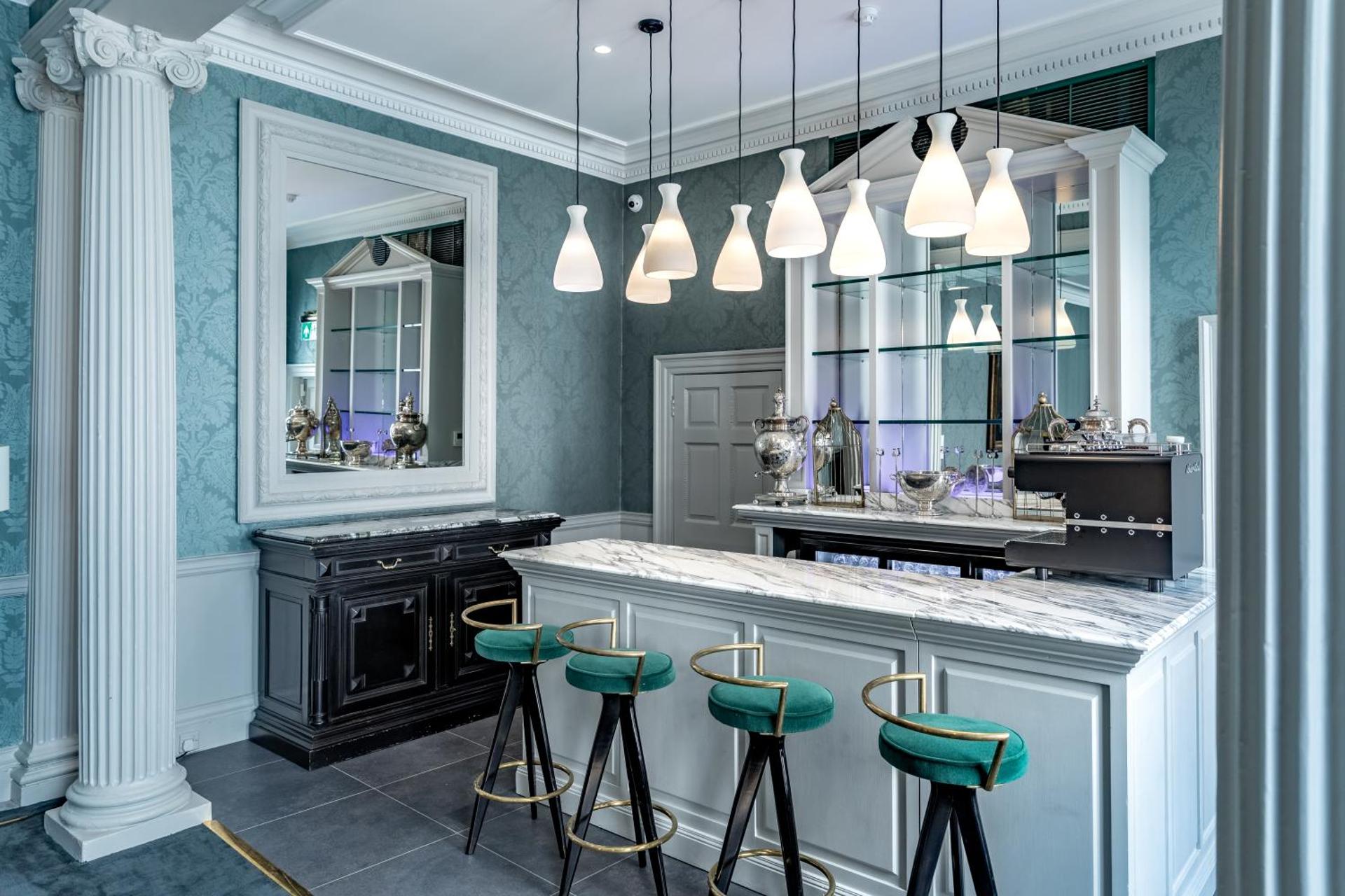 No. 30 Knightsbridge