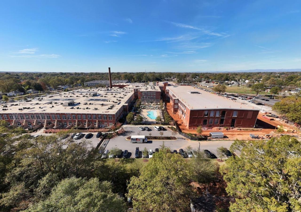 Urban Escape Industrial 2BR 2BA