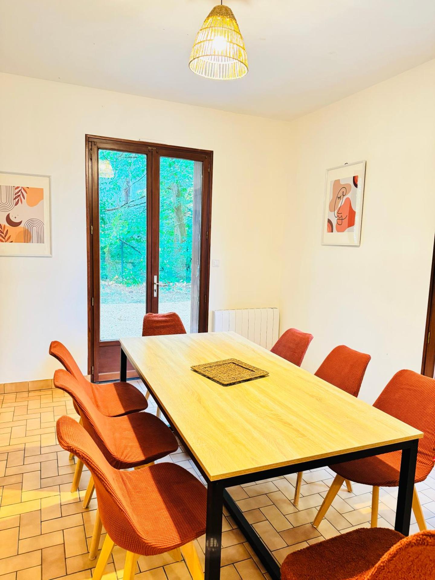 Maison paisible, 15 min du Futuroscope & Arena.