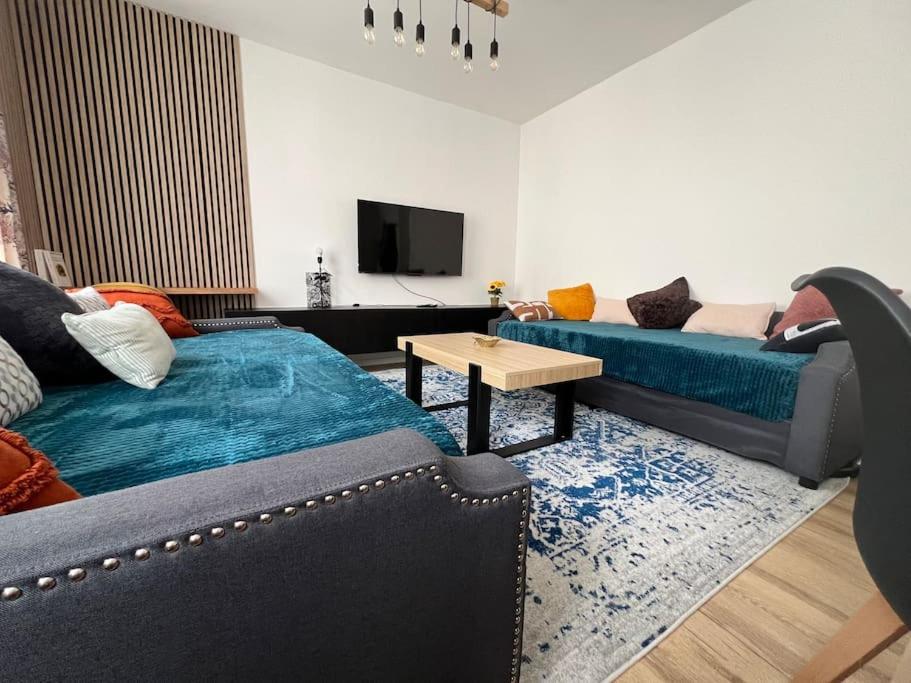 KB 21 - Metro 7 - AC - Free Parking - 4 pers