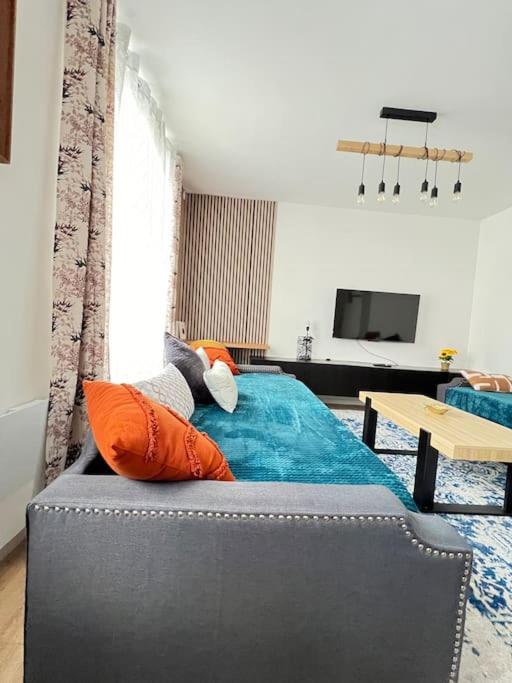 KB 21 - Metro 7 - AC - Free Parking - 4 pers