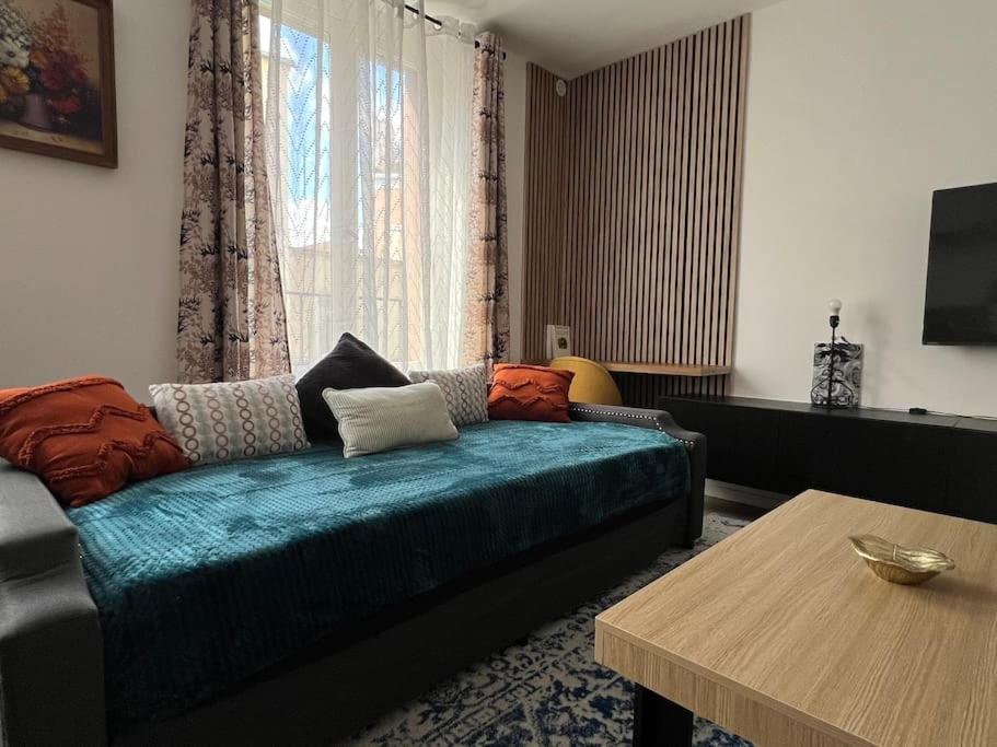 KB 21 - Metro 7 - AC - Free Parking - 4 pers