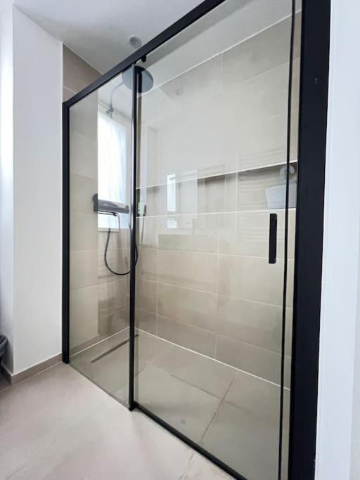 KB 21 - Metro 7 - AC - Free Parking - 4 pers