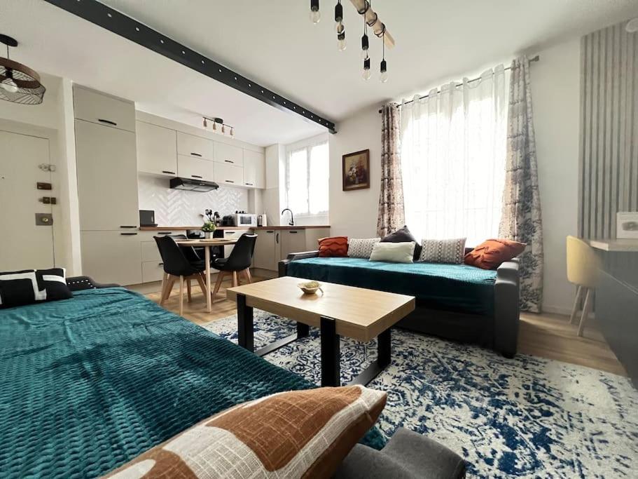 KB 21 - Metro 7 - AC - Free Parking - 4 pers