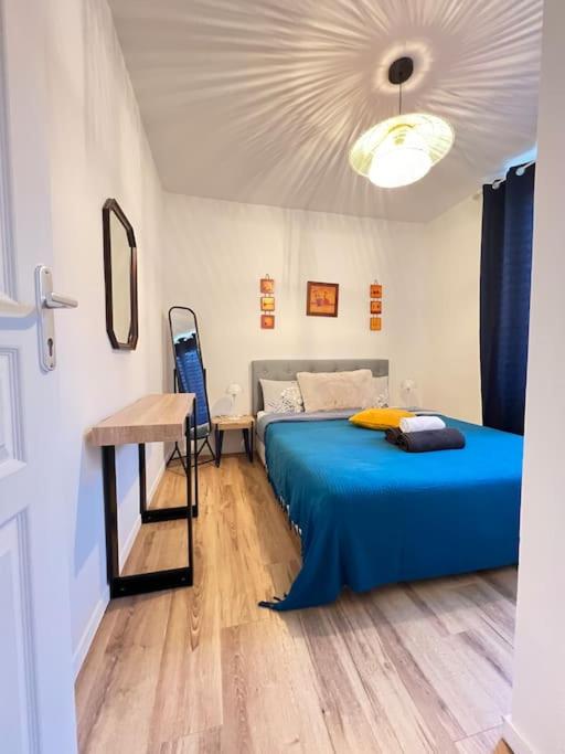 KB 21 - Metro 7 - AC - Free Parking - 4 pers