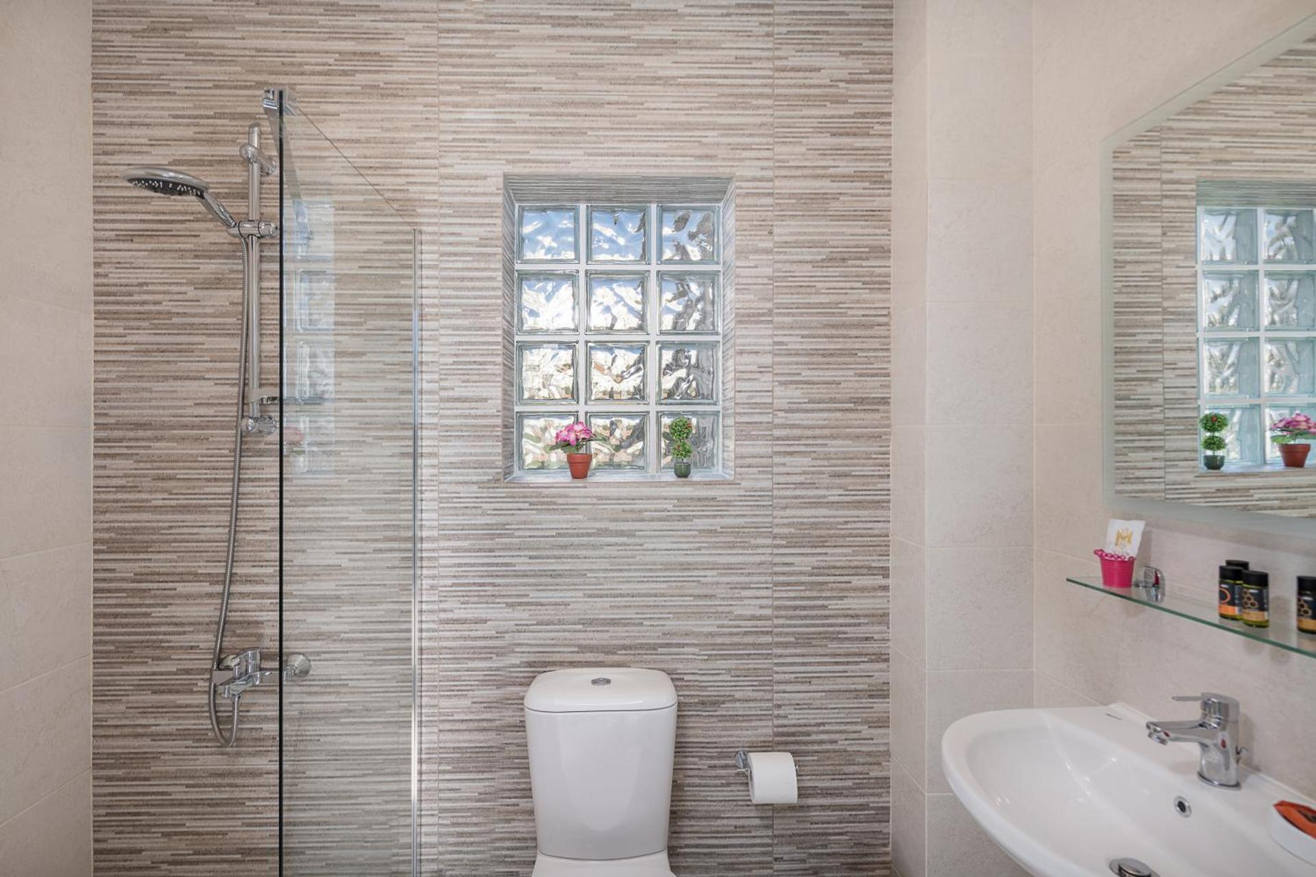 M City Apartments 100m from the beach