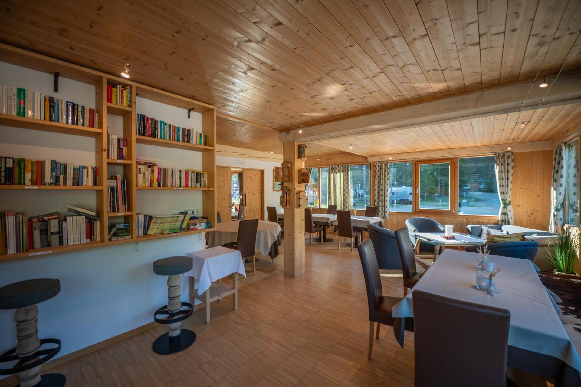 Communal lounge/ TV room