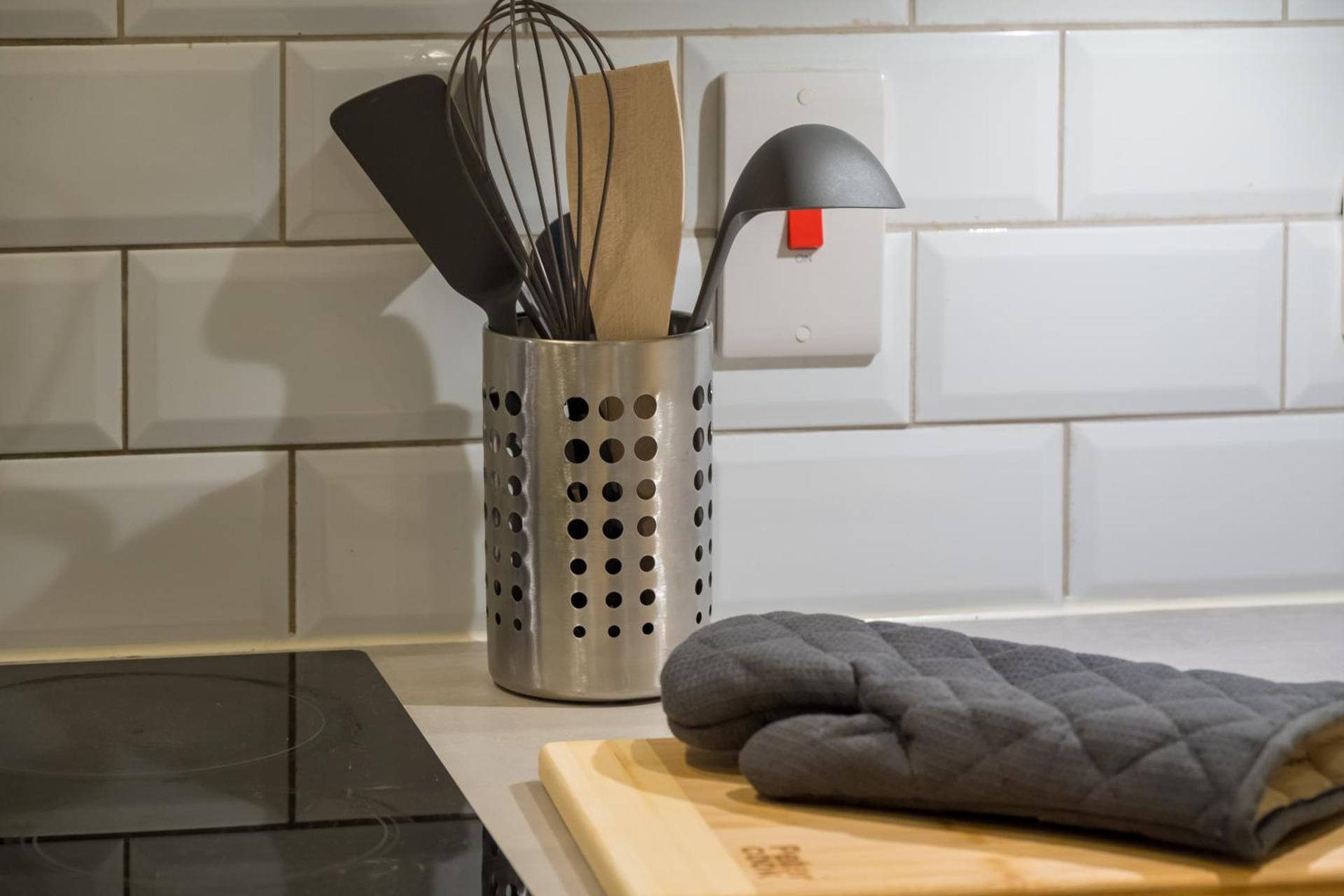 Central Belfast Apartment - Free Parking - 2BR