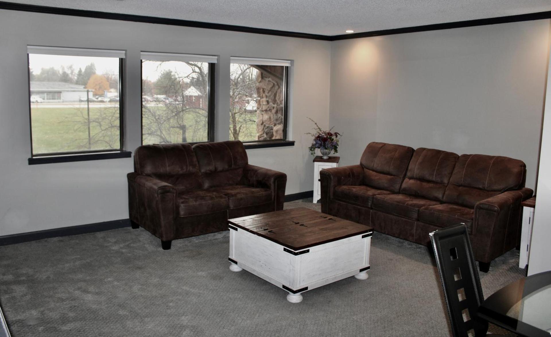 Carlton Lodge Hotel and Suites