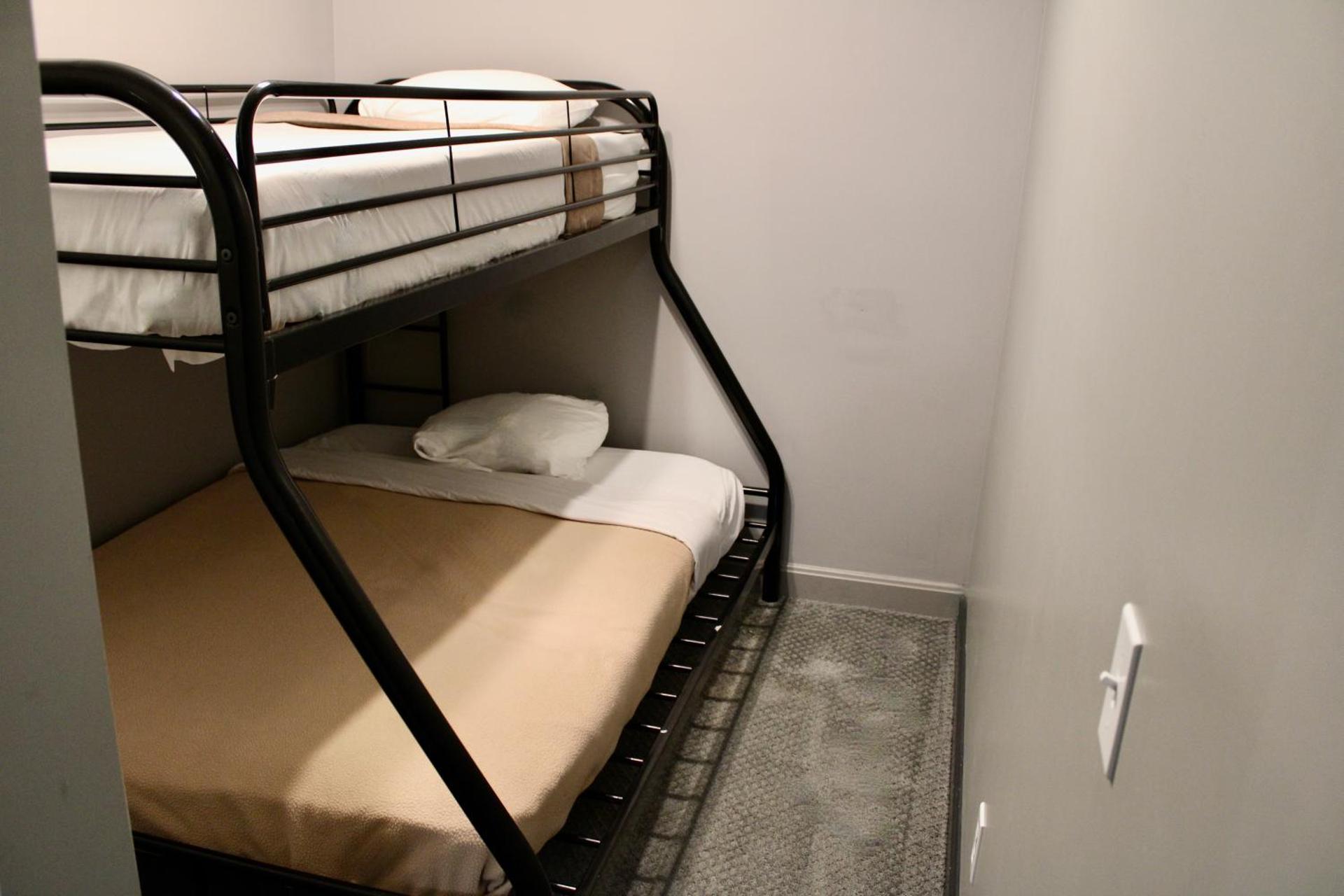 Carlton Lodge Hotel and Suites