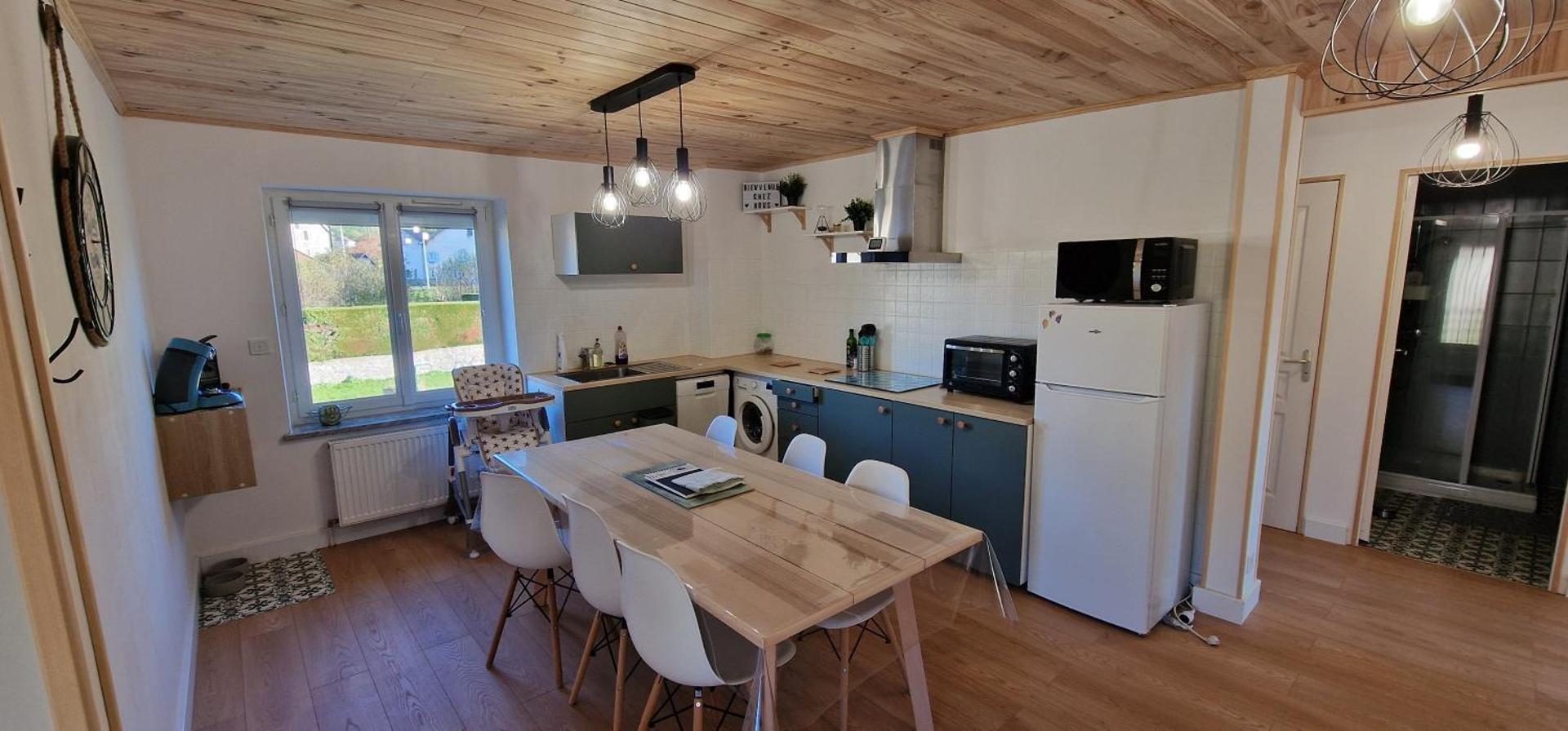 Kitchen or kitchenette