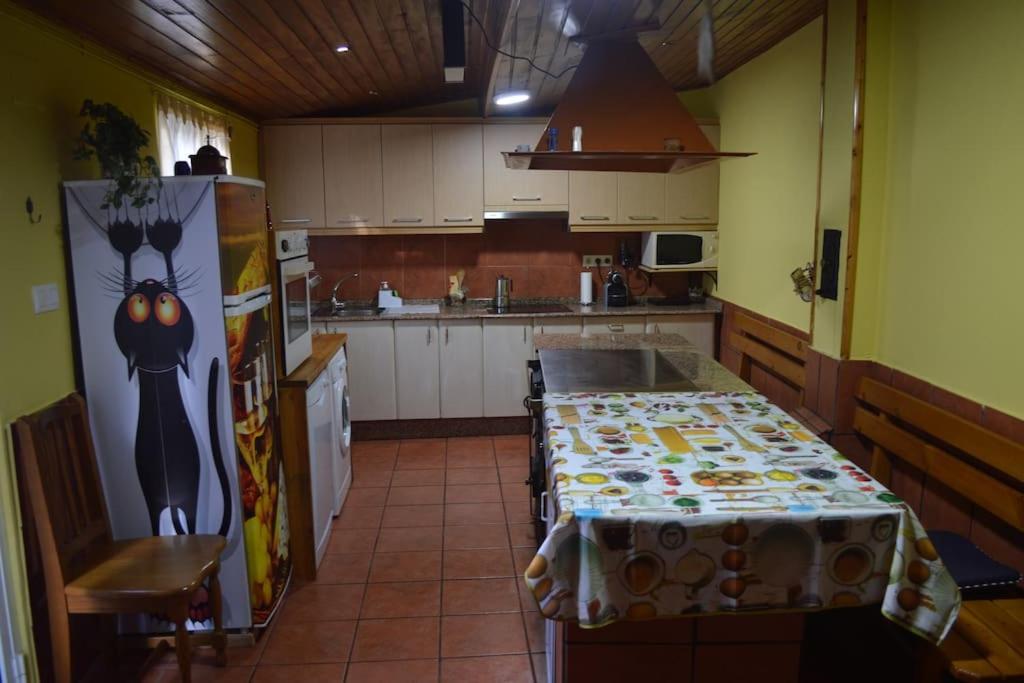 Casa rural Isaac - Casa turismo rural con piscina cerca de Santiago de Compostela