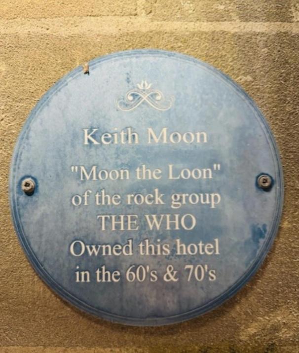 Crown & Cushion Hotel