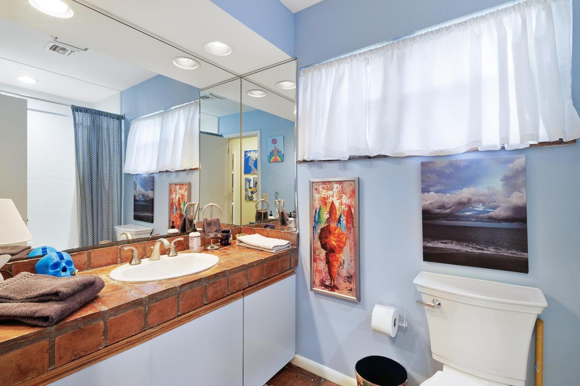 Beach Paradise Getaway - 200ft from Beach!