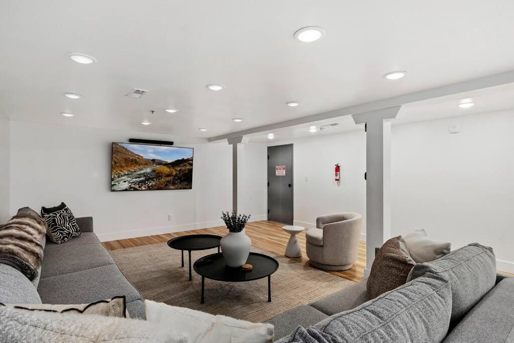 Modern Condo on Main St