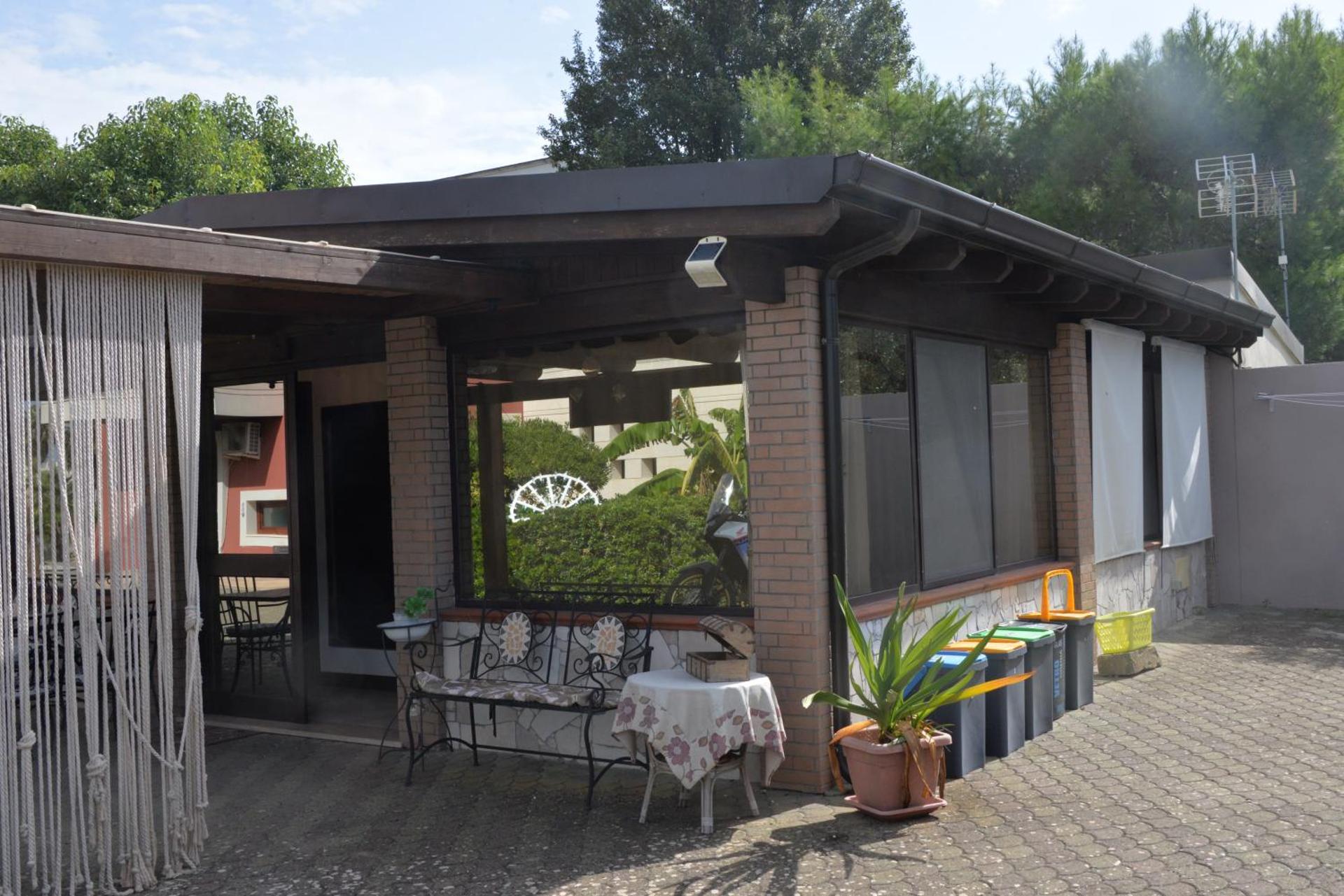 Marlù Luxury Rooms Pool and Garden