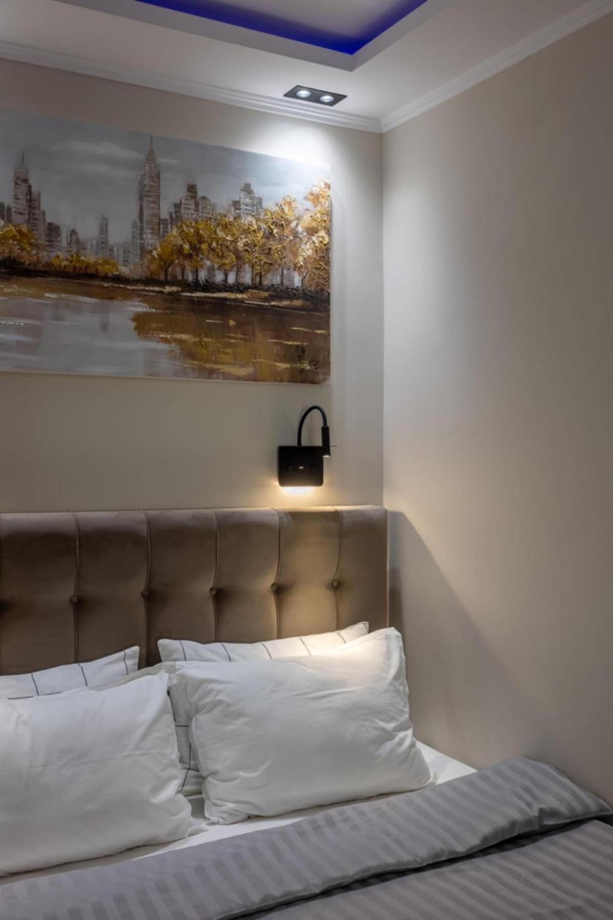 Cozy DownTown Apartment