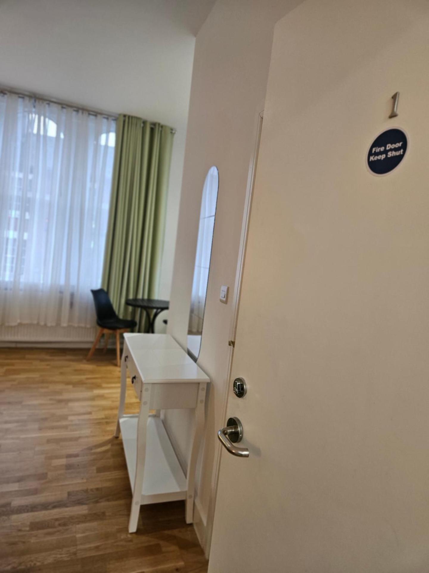 Central Chambers Suites - Suite 1