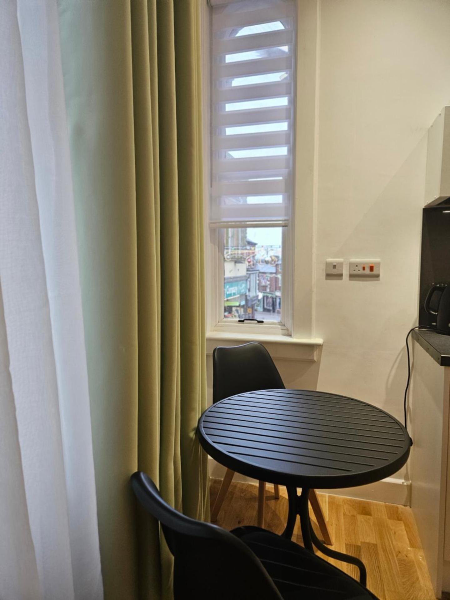 Central Chambers Suites - Suite 1